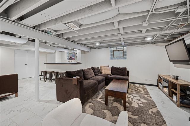 861 Crescent Boulevard, Glen Ellyn, IL 60137