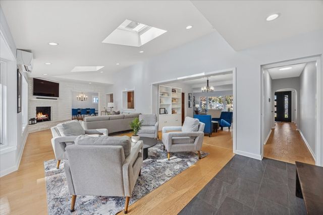 861 Crescent Boulevard, Glen Ellyn, IL 60137