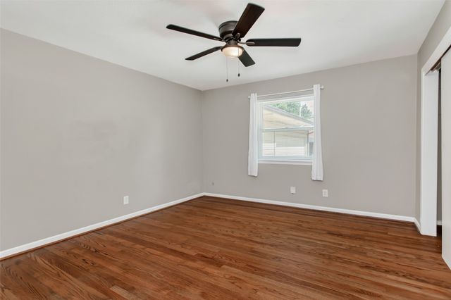 2510 Pinebluff Drive, Dallas, TX 75228