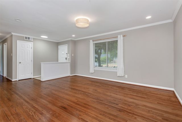 2510 Pinebluff Drive, Dallas, TX 75228