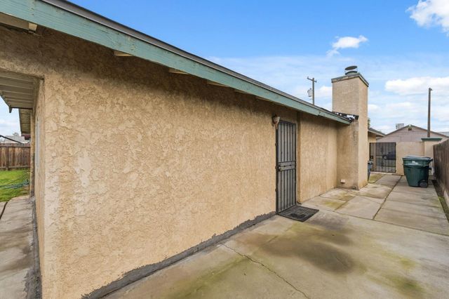 1212 Sonora Street, Madera, CA 93638