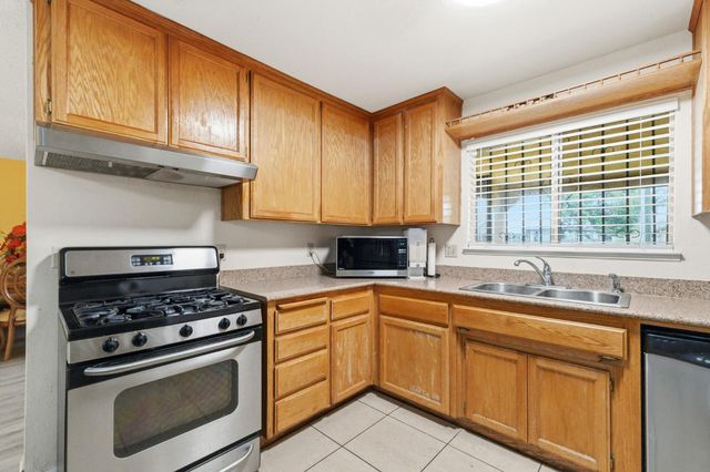 1212 Sonora Street, Madera, CA 93638