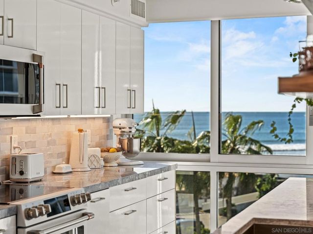 1750 Avenida Del Mundo 404, Coronado, CA 92118