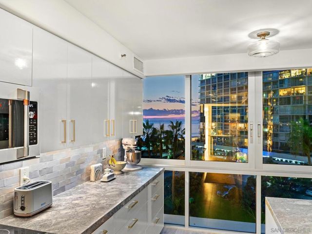 1750 Avenida Del Mundo 404, Coronado, CA 92118