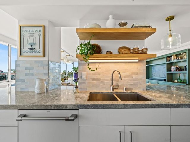 1750 Avenida Del Mundo 404, Coronado, CA 92118