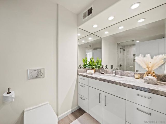 1750 Avenida Del Mundo 404, Coronado, CA 92118