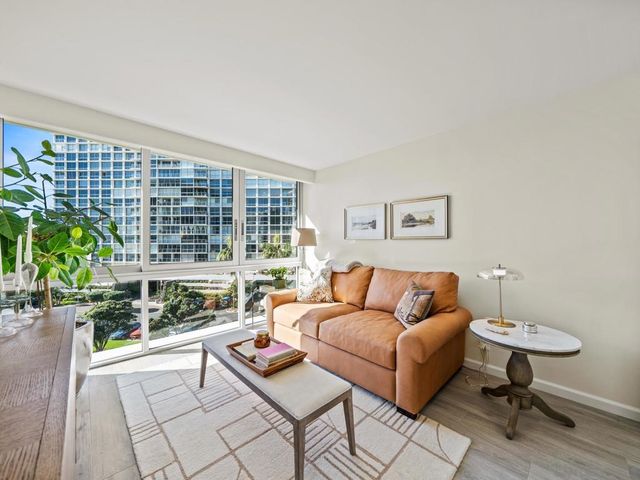 1750 Avenida Del Mundo 404, Coronado, CA 92118