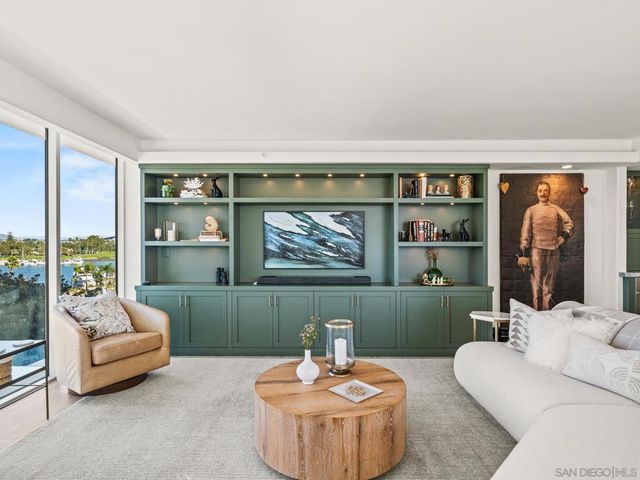 1750 Avenida Del Mundo 404, Coronado, CA 92118