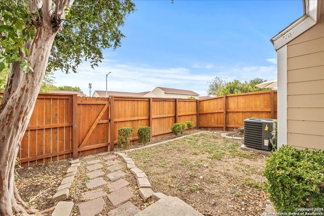 9140 Timber Path Unit 1403, San Antonio, TX 78250