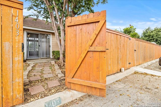 9140 Timber Path Unit 1403, San Antonio, TX 78250