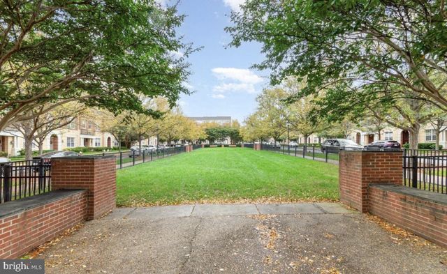 19400 FRONT ST, Leesburg, VA 20176