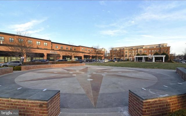 19400 FRONT ST, Leesburg, VA 20176