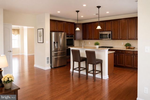 19400 FRONT ST, Leesburg, VA 20176
