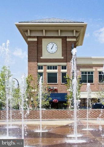 19400 FRONT ST, Leesburg, VA 20176