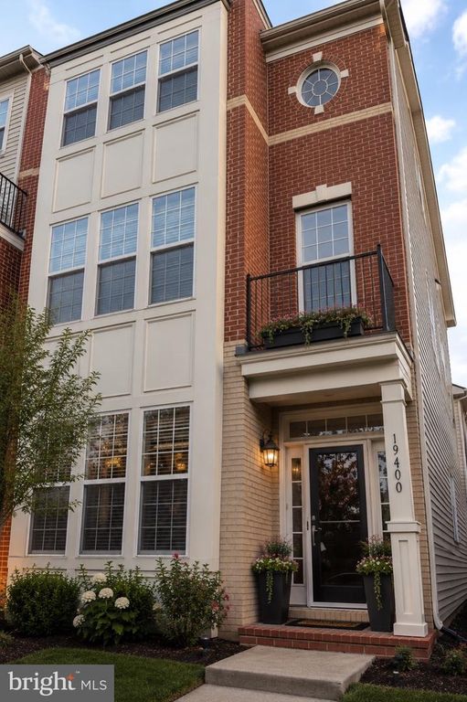 19400 FRONT ST, Leesburg, VA 20176