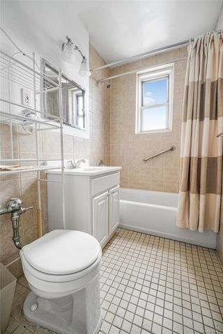 84-20 51 Avenue 5L, Elmhurst, NY 11373