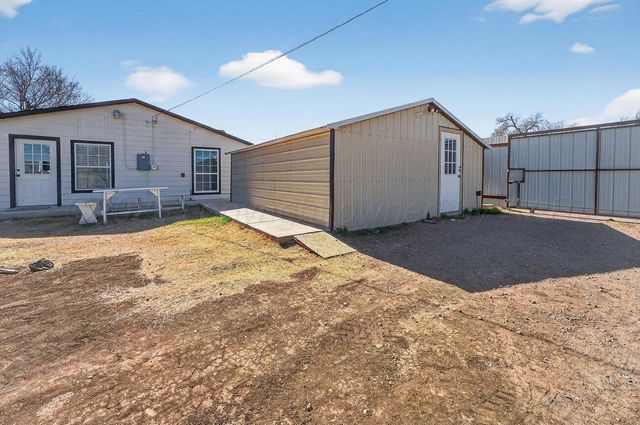 2208 NW 1ST Avenue, Amarillo, TX 79106