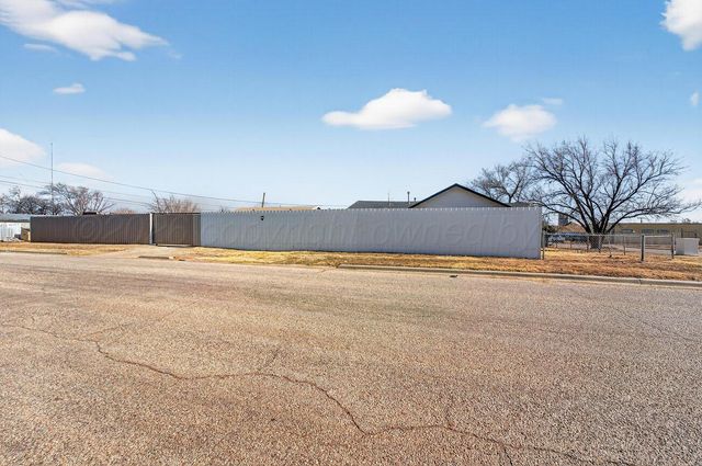 2208 NW 1ST Avenue, Amarillo, TX 79106