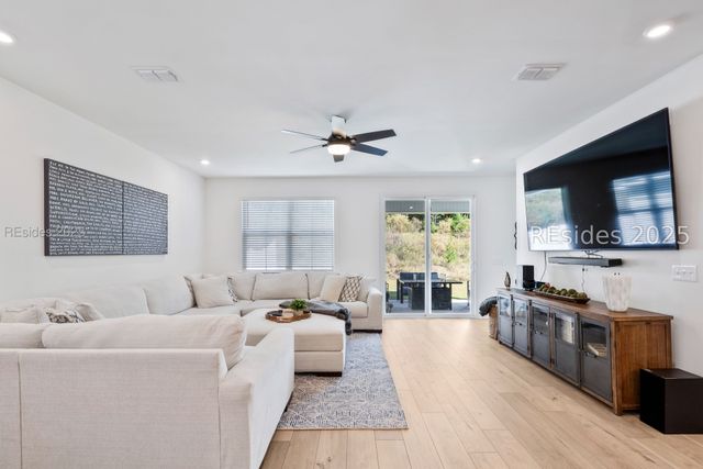 80 Hartwell Rd, Bluffton, SC 29910