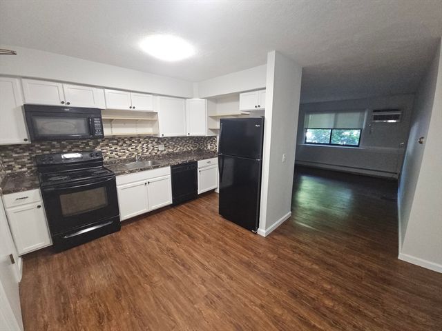 15 Davis Rd A8, Acton, MA 01720