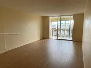 1001 NE 14th Ave 706, Hallandale Beach, FL 33009