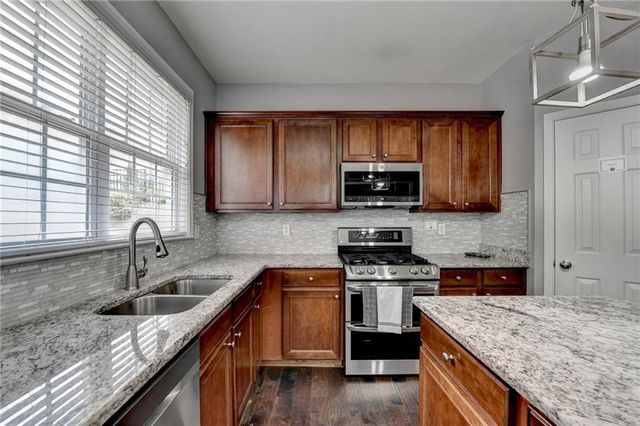 450 Hillingdon Way, Suwanee, GA 30024
