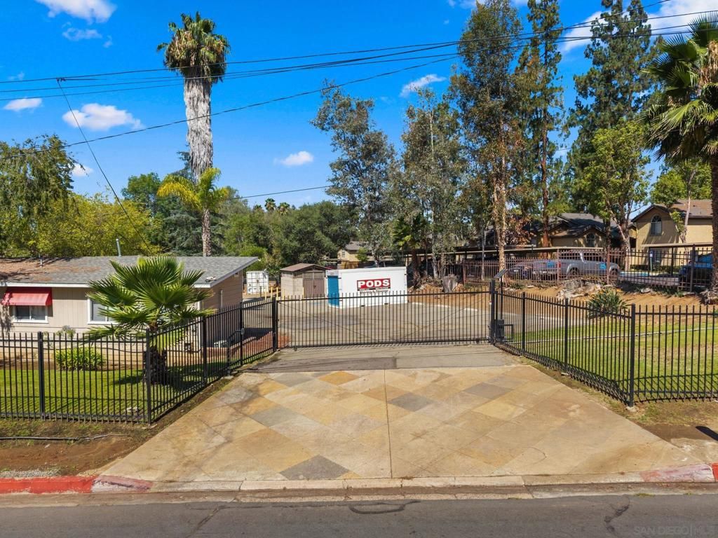 2005 S Escondido Blvd, Escondido, CA 92025 — photo 3