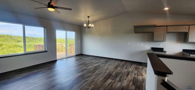 665 LIBERTY PARK DR, Box Elder, SD 57719