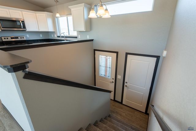 665 LIBERTY PARK DR, Box Elder, SD 57719