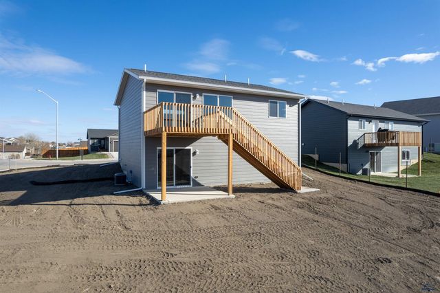 665 LIBERTY PARK DR, Box Elder, SD 57719