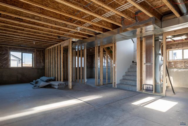 665 LIBERTY PARK DR, Box Elder, SD 57719