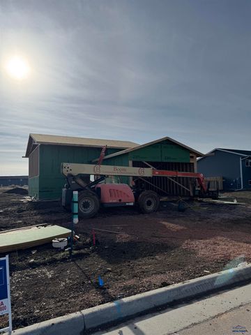 665 LIBERTY PARK DR, Box Elder, SD 57719