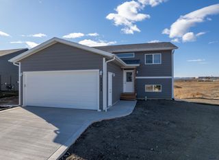 665 LIBERTY PARK DR, Box Elder, SD 57719