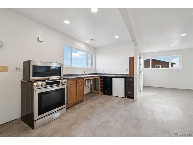 318 Lilac Dr, Lochbuie, CO 80603