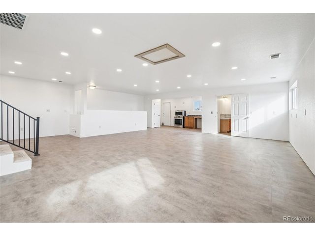 318 Lilac Dr, Lochbuie, CO 80603