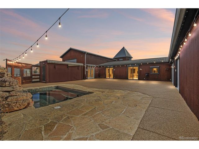 318 Lilac Dr, Lochbuie, CO 80603