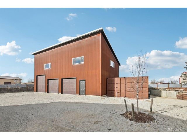 318 Lilac Dr, Lochbuie, CO 80603