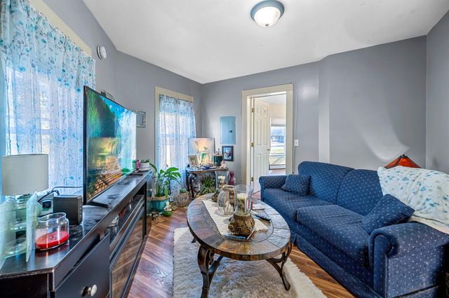 21 River Road W, Johnson, VT 05656