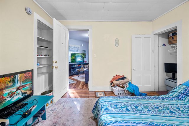 21 River Road W, Johnson, VT 05656