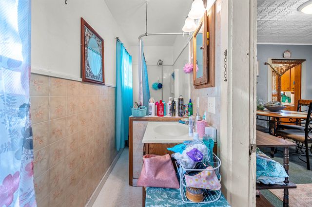 21 River Road W, Johnson, VT 05656