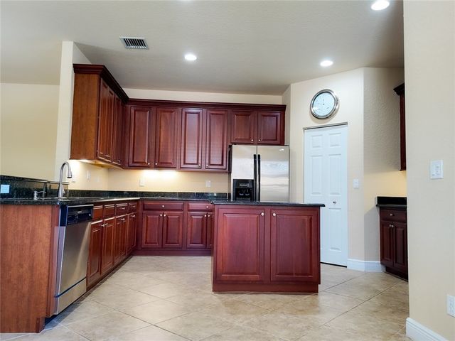 323 Versailles Lane, Vero Beach, FL 32960