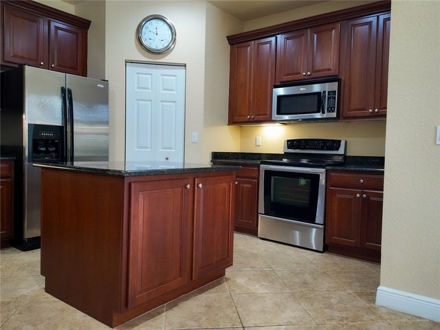 323 Versailles Lane, Vero Beach, FL 32960