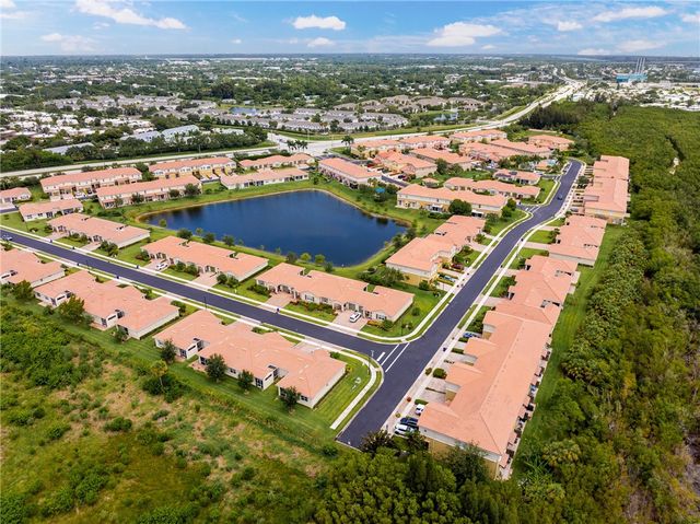 323 Versailles Lane, Vero Beach, FL 32960