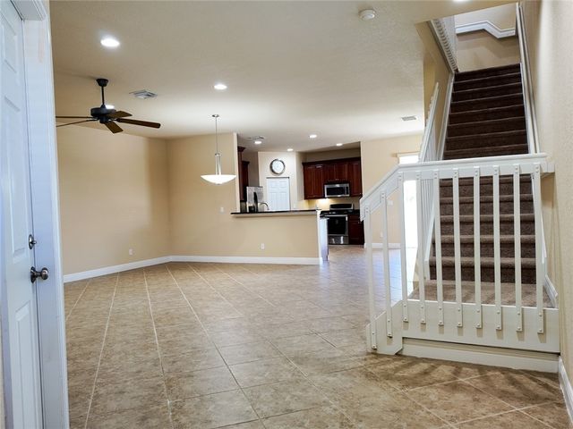 323 Versailles Lane, Vero Beach, FL 32960