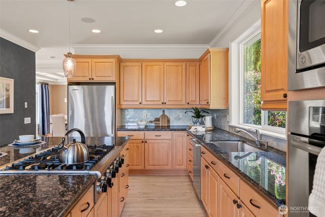 18212 85th Place W, Edmonds, WA 98026