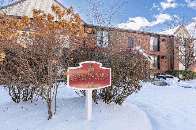 12 English Village Rd Apt 201, Manchester, NH 03102