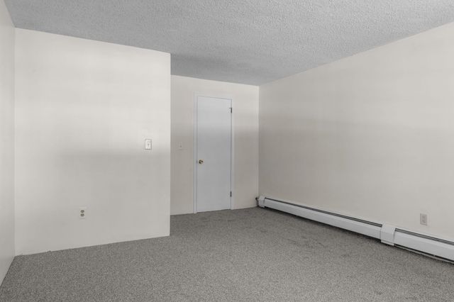 12 English Village Rd Apt 201, Manchester, NH 03102