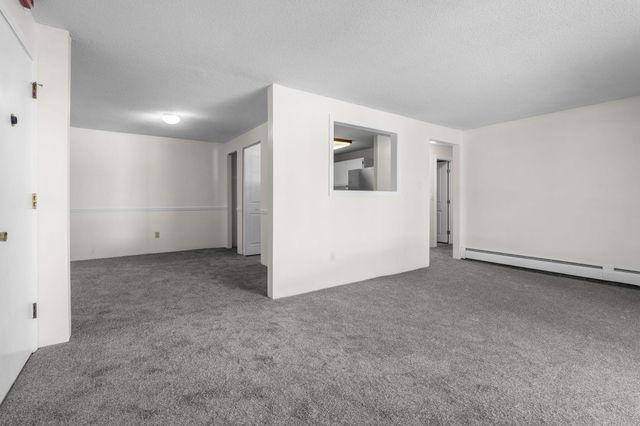 12 English Village Rd Apt 201, Manchester, NH 03102