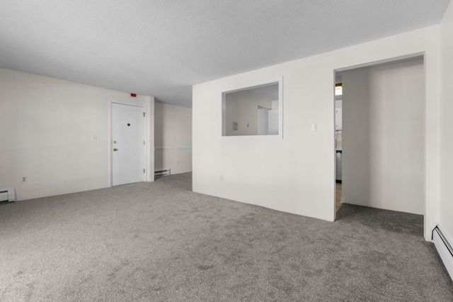 12 English Village Rd Apt 201, Manchester, NH 03102