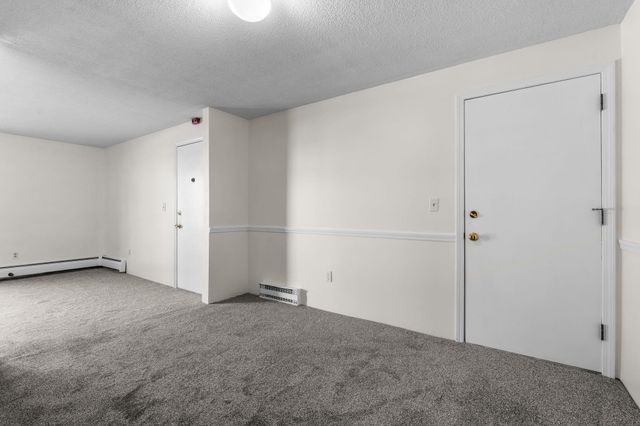 12 English Village Rd Apt 201, Manchester, NH 03102